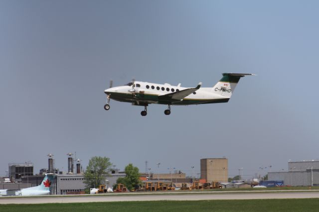 Beechcraft Super King Air 350 (C-FMHD)