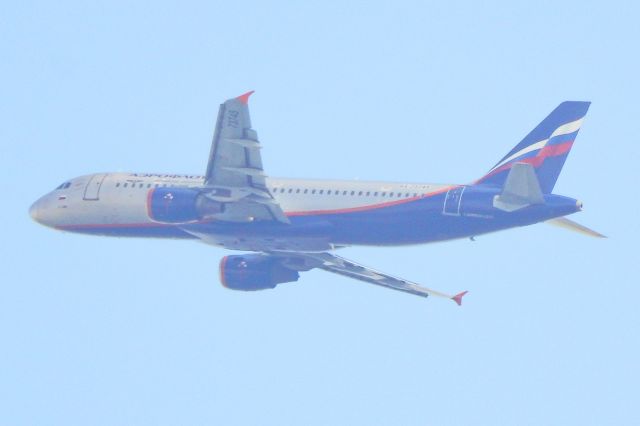 Airbus A320 (RA-73745)