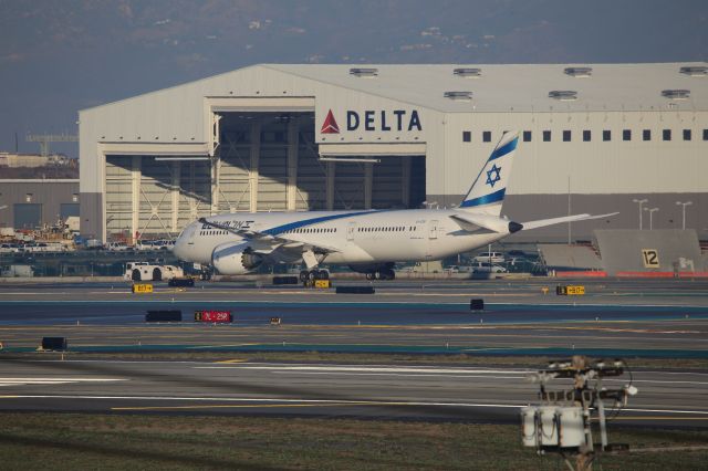 Boeing 787-9 Dreamliner (4X-EDB)