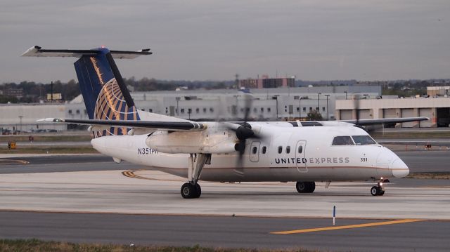 de Havilland Dash 8-200 (N351PH)