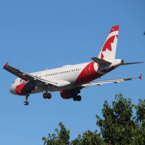 Airbus A319 (C-GBIJ)