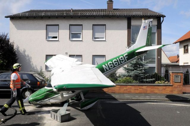 Cessna Commuter (N6619F) - Cessna 150 makes an emergency landing in the small town of Stockstadt, near Frankfurt, Germany today. Pilot and passenger walked away, nobody harmend on the ground. Source of photo unknown, no copyright infraction intended.