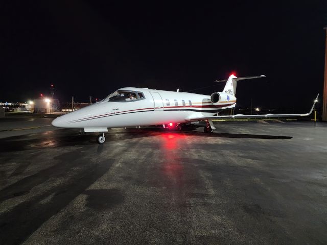 Learjet 55 (N257SJ) - Night med flight