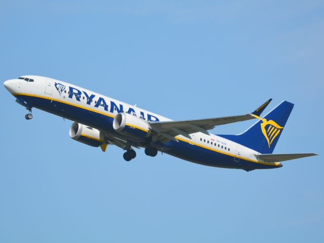 Boeing 737 MAX 8 (SP-RZK) - Buzz