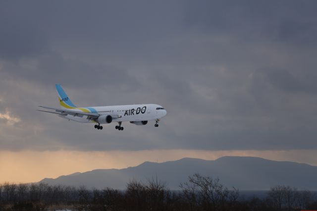 BOEING 767-300 (JA8359) - 01 January 2015: HND-HKD.