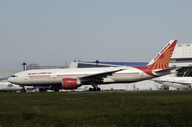 Boeing 777-200 (VT-ALC) - Departure at Narita Intl Airport Rnwy34L on 2012/10/13