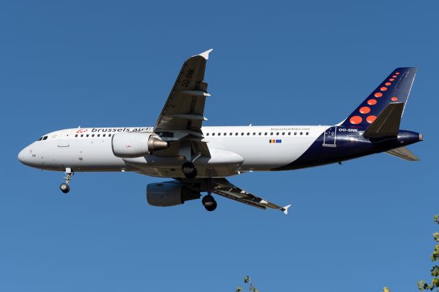 Airbus A320 (OO-SNK)