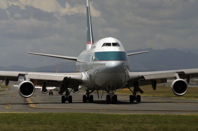 Boeing 747-400 (B-HOV)