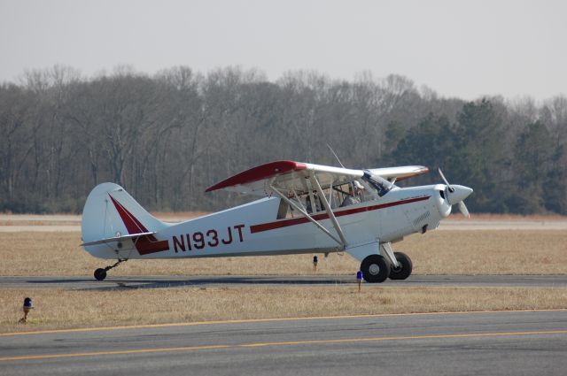 Grumman Tr2 (N193JT) - Exiting 19 at Lone Star.