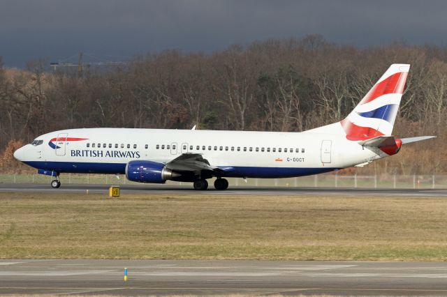 BOEING 737-400 (G-DOCT)