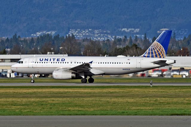 Airbus A320 (N481UA)