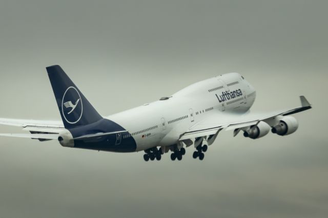 Boeing 747-400 (D-ABVM)