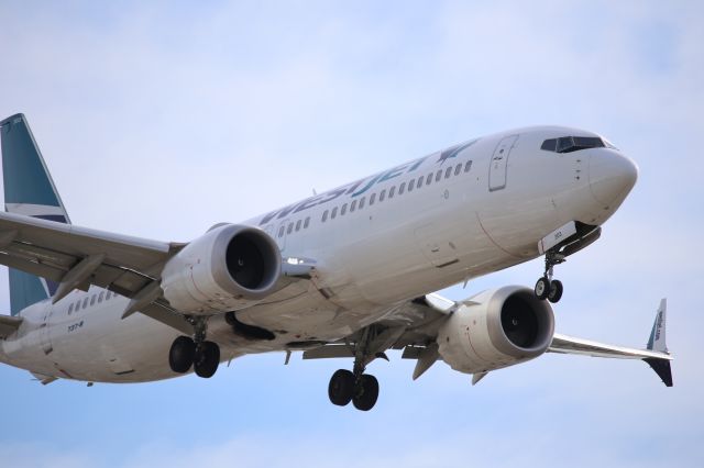 Boeing 737 MAX 8 (C-GXAX)