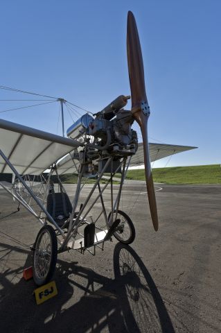 — — - To comemorate 100 years of flight - Replica of Santos Dumont's Demoiselle - Fully Operational - Non-Windy conditions only