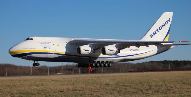 Antonov An-124 Ruslan (UR-82027) - An Antonov Design Bureau AN-124-100M Ruslan arriving Carl T. Jones Field, Huntsville International Airport, AL, via Runway 36R - January 9, 2019.