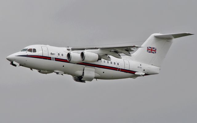 ZE701 — - royal air force bae146 cc2 ze701 departing shannon for belfast with prince charles on board 21/5/15.