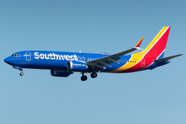 Boeing 737 MAX 8 (N8815L)