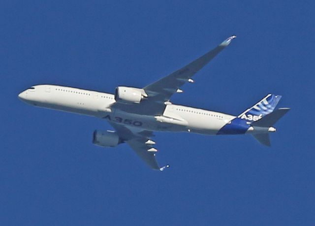 Airbus A350-900 (F-WZGG) - AIRBUS TEST A350 PASSAGE BAS COTE VENDEE 6000 FT