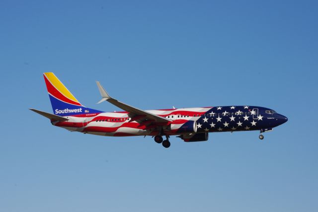 Boeing 737-800 (N500WR)