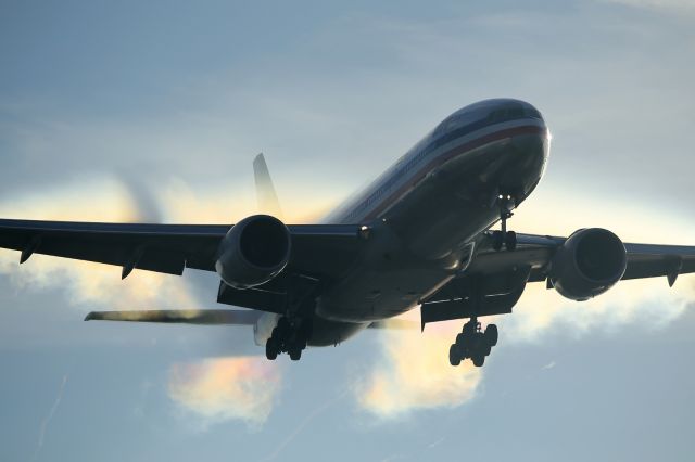 Boeing 777-200 — - On short finals to LHR.