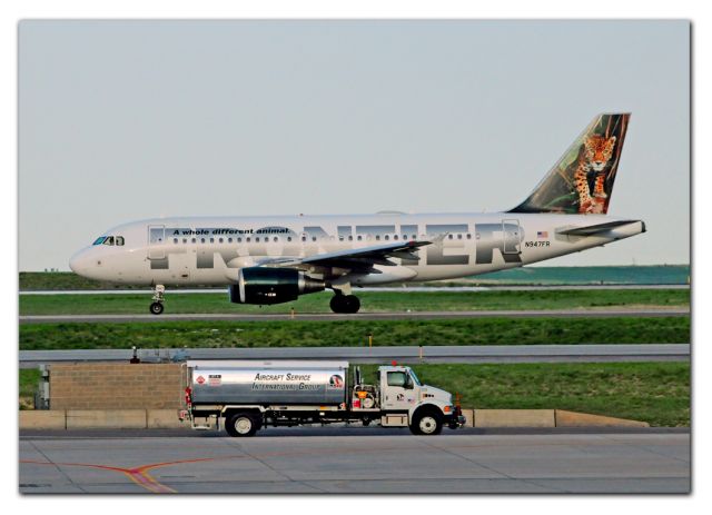 Airbus A320 (N947FR)