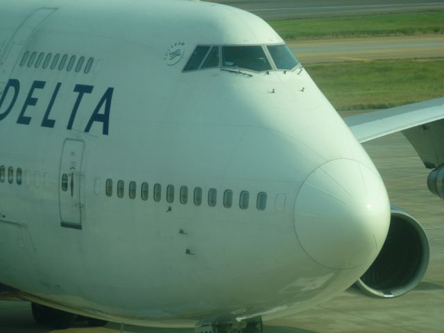 Boeing 747-400 (N661US)