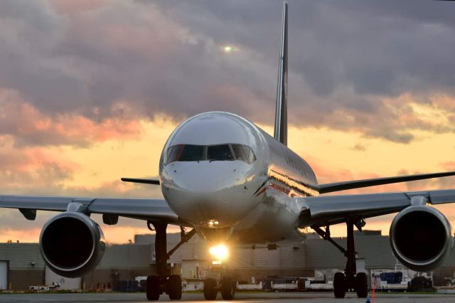 Boeing 757-200 (C-FKJA)