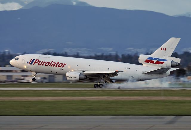 McDonnell Douglas DC-10 (C-GKFA)