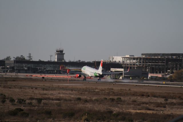 Airbus A320 (XA-VAW) - FINAL APPROACH 27 MMTJ