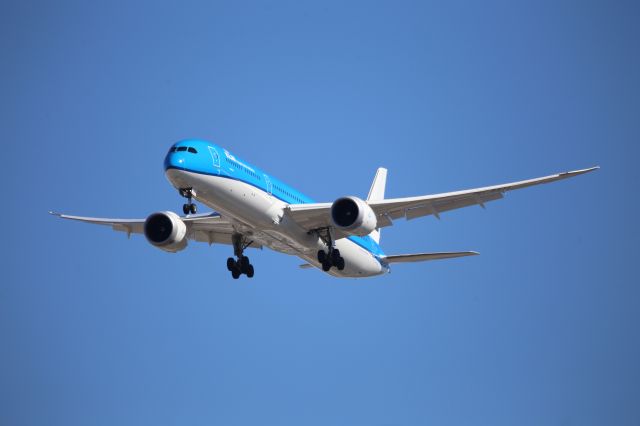 BOEING 787-10 Dreamliner (PH-BKM)