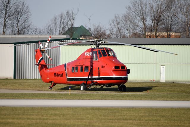 Sikorsky S-58T (N589S) - Beautiful 1957 Built S-58T waiting on her next assignment. As seen on 12-11-20