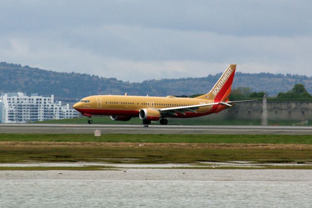 Boeing 737 MAX 8 (N871HK) - Southwest B737 MAX 8 in Desert Gold Retro Livery departing BOS on 5/4/23. 