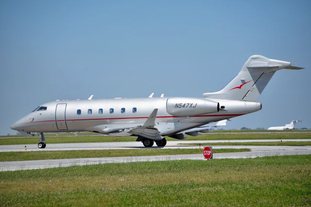 Canadair Challenger (N547XJ)