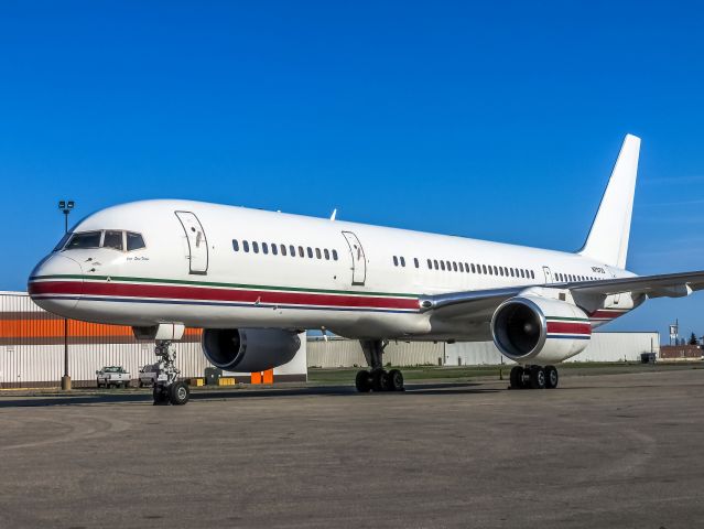 Boeing 757-200 (N757SS)