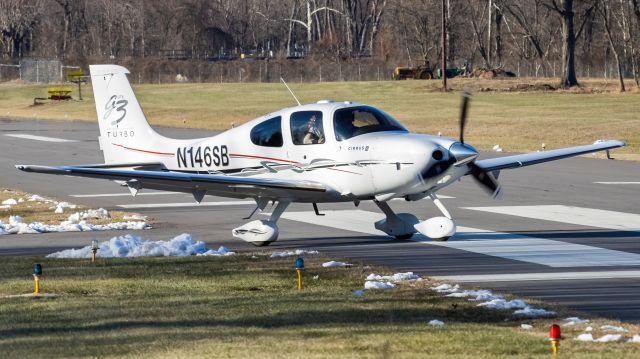 Cirrus SR-22 (N146SB) - A private Cirrus SR22 turning onto runway 33 at College Park for a backtrack and a departure over to Hagerstown