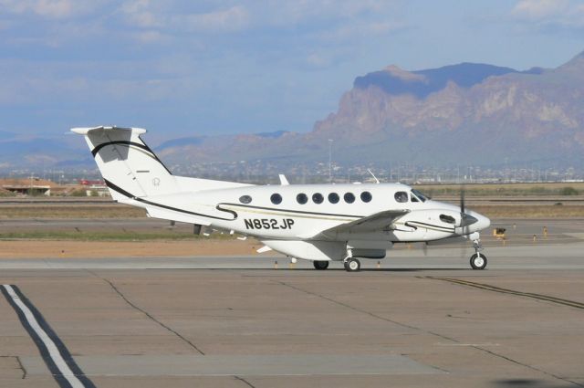 Beechcraft Super King Air 200 (N852JP)