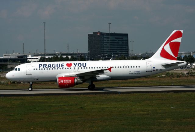 Airbus A320 (OK-MEI)