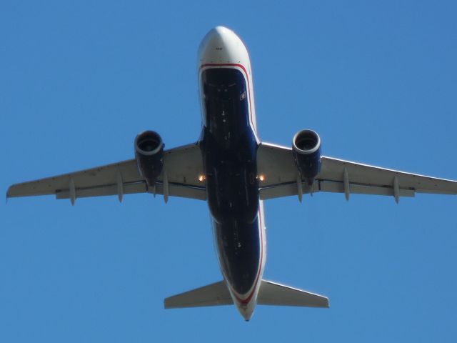 Airbus A320 (N103US)
