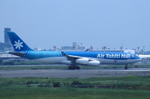 Airbus A340-200 (F-OITN) - Departure at Narita Intl Airport Rwy16R on 2000/08/29