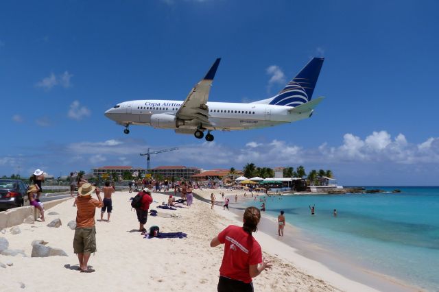 Boeing 737-700 (HP-1531CMP)