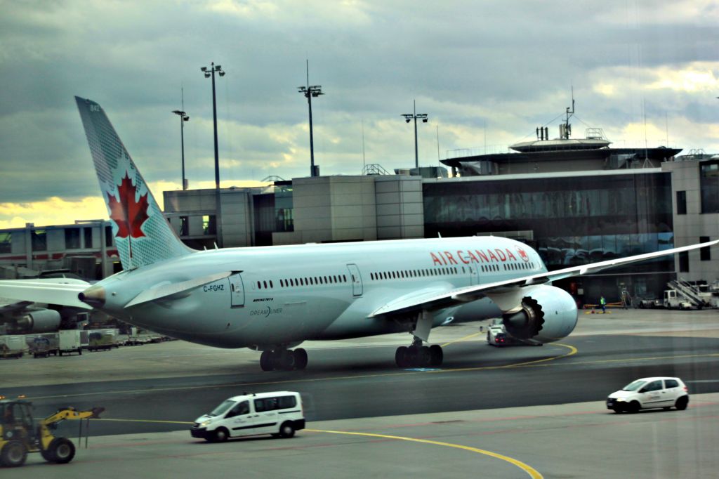 Boeing 787-9 Dreamliner (C-FGHZ)