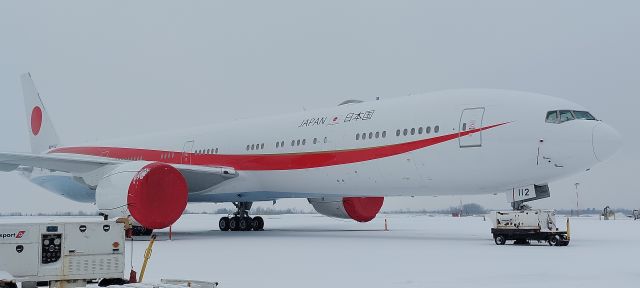 BOEING 777-300ER (80-1112) - Japan Air Self-Defence Force (JASDF) Boeing 777-300ER 80-1112 flying as “Japanese Air Force Two” at a snowy YOW on 12 Jan 23.