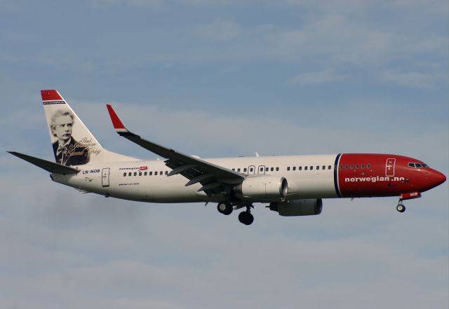 Boeing 737-800 (LN-NOB)