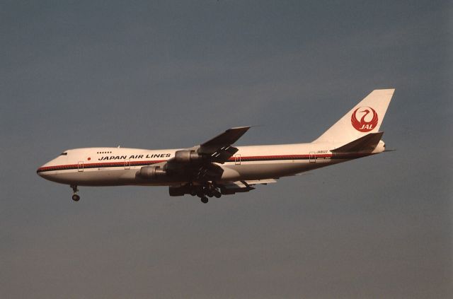 Boeing 747-200 (JA8127) - Final Approach to Narita Intl Airport Rwy34 on 1988/01/02