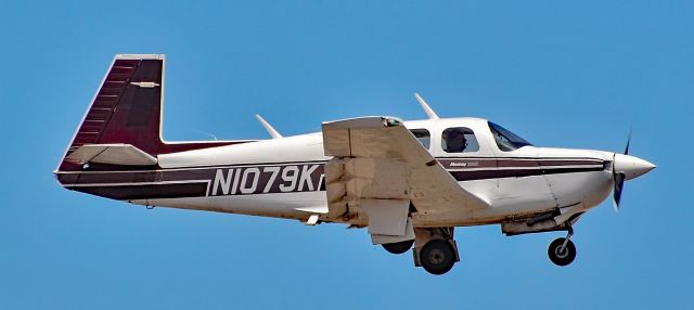 Mooney M-20 (N1079K) - N1079K Mooney M.20 J 205 s/n 24-3159 - North Las Vegas Airport  KVGTbr /Photo: TDelCorobr /May 14, 2024