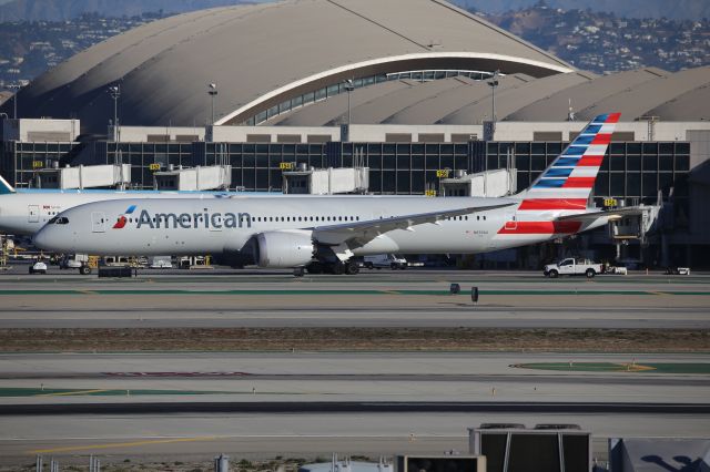 Boeing 787-9 Dreamliner (N839AA)