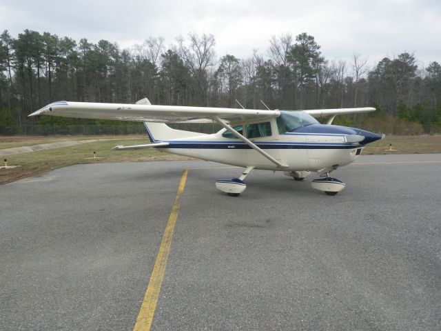 Cessna Skylane (N7555H)