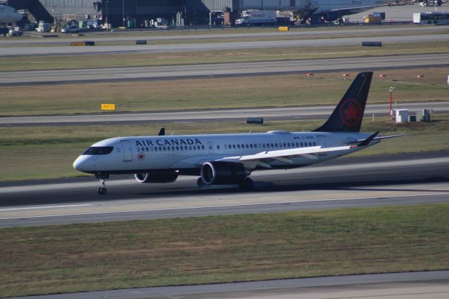 Airbus A220-300 (C-GMZR)