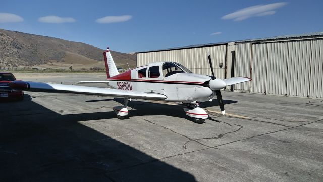 Piper Cherokee (N5880W)