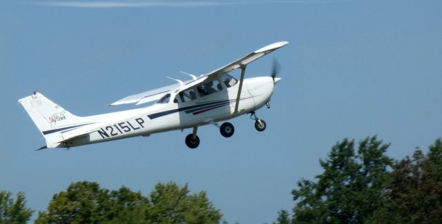 Cessna Skyhawk (N215LP) - Shortly after departure is this 2002 Cessna 172S Skyhawk in the Summer of 2023.